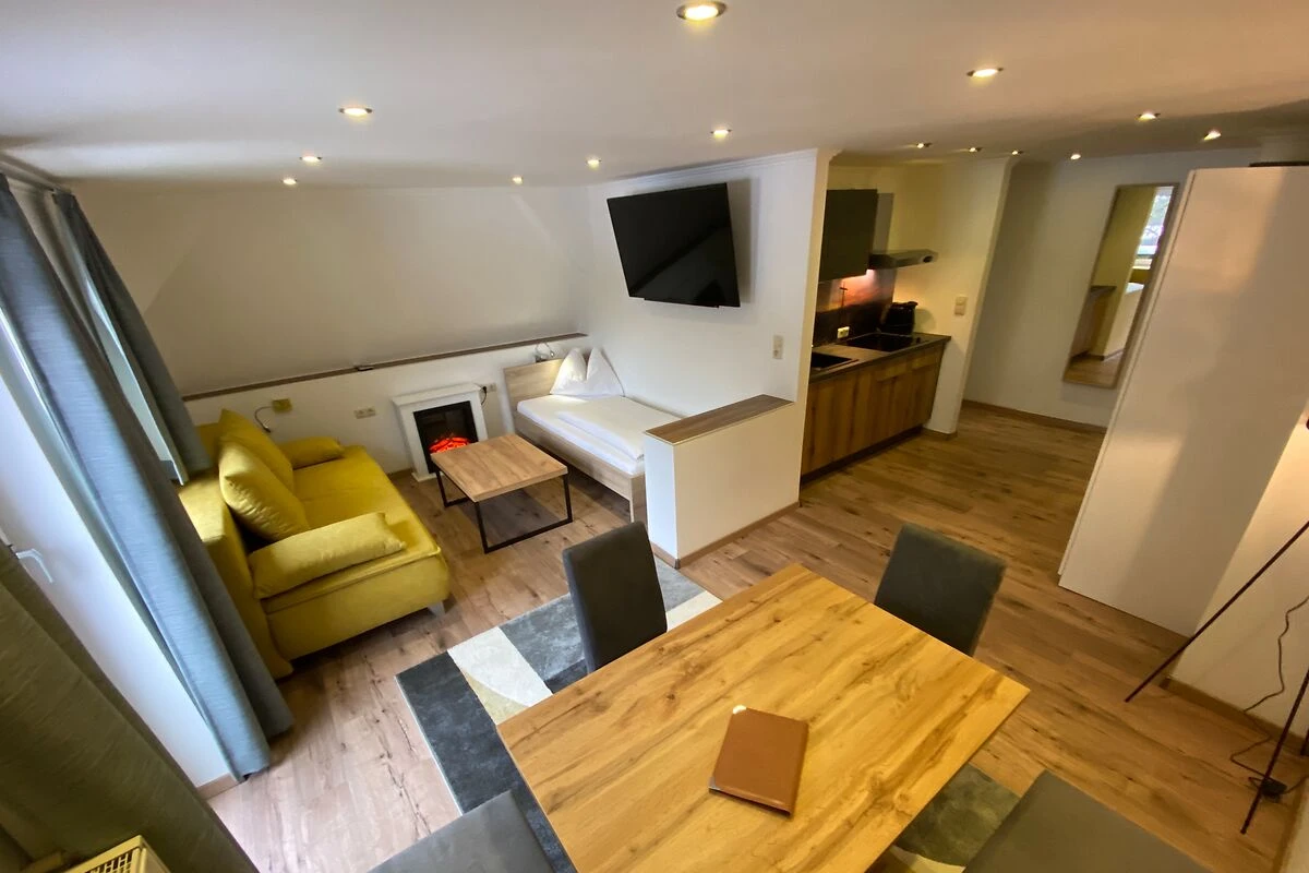 Apartment Ankogel in Bad Gastein mit Wohnbereich, Doppel-Boxspring-Schlafsofa, Einzelbett und Küchenzeile
