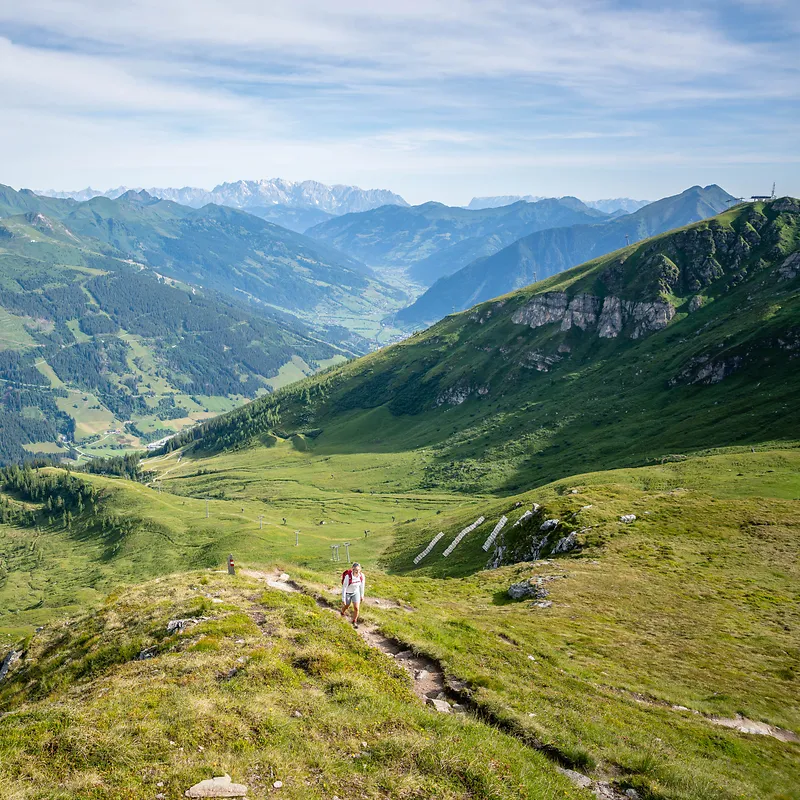Sommerurlaub in Gastein mit Wandern und grünen Almwiesen