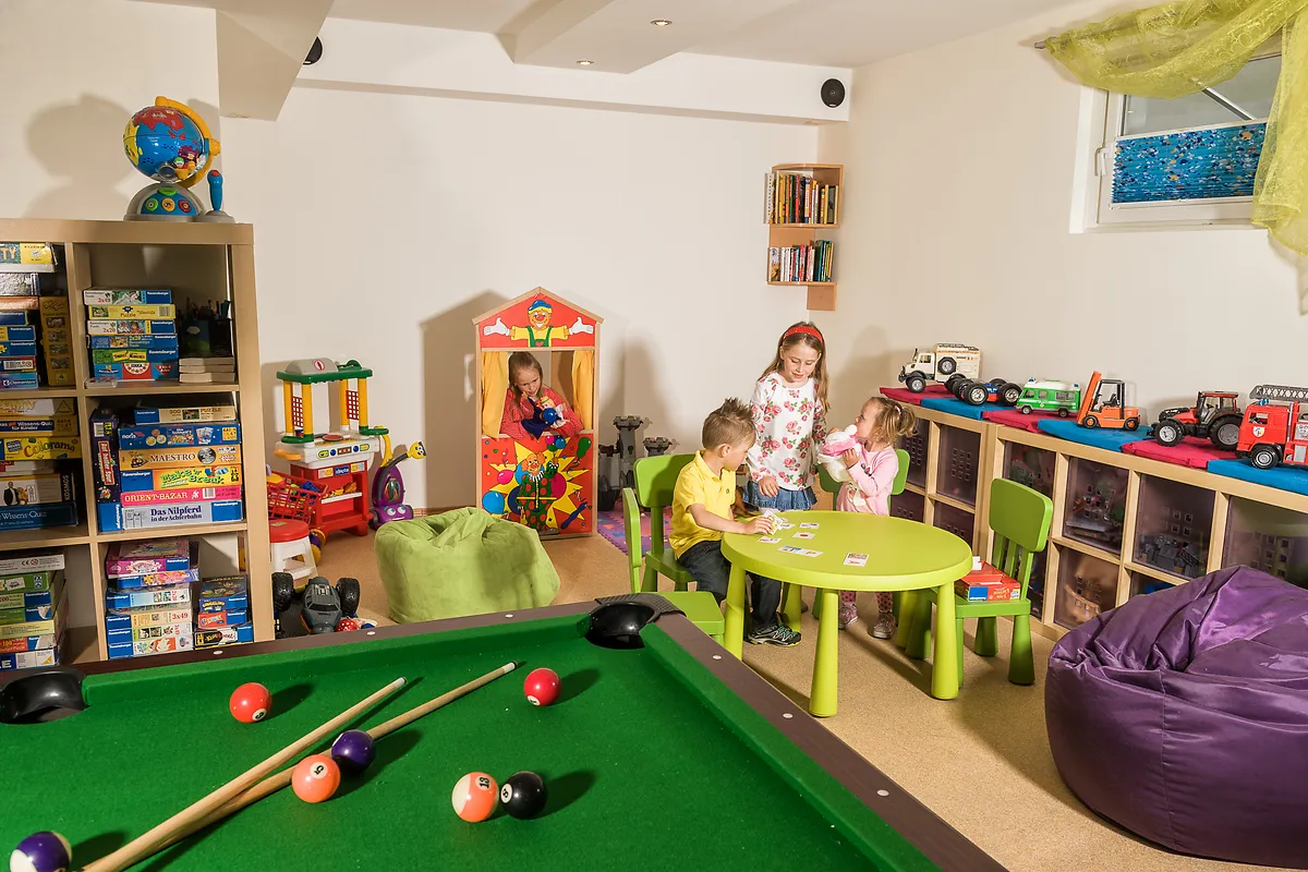 Familienurlaub im Winter in Bad Gastein mit großem Spielzimmer